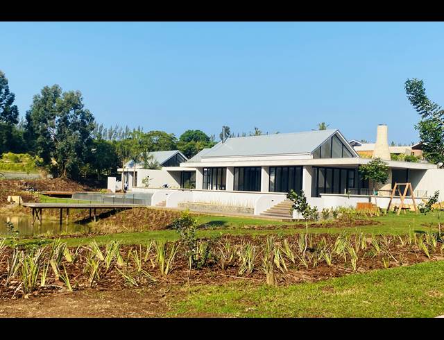 4 BEDROOM HOUSE FOR SALE IN SHEFFIELD BEACH